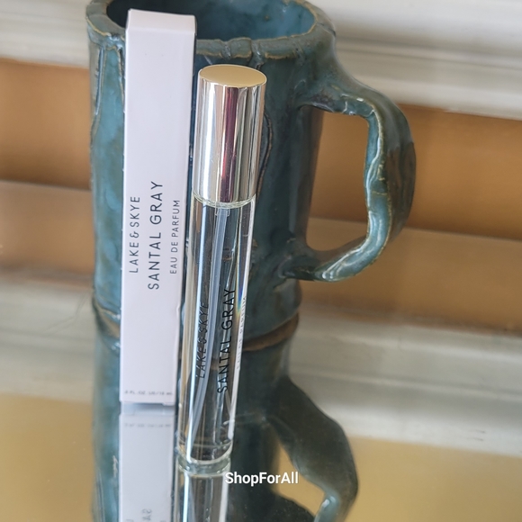 Lake and skye - Picture 1 of 6